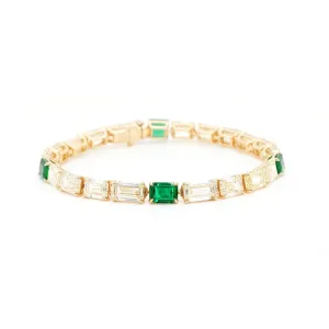 3.47 cts Emerald with Diamond Bracelet (ENQUIRE)