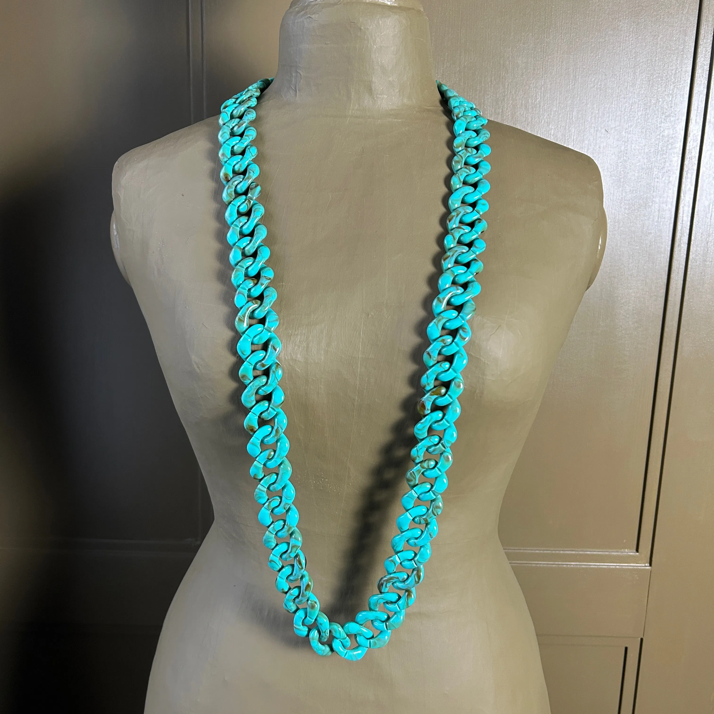 CLARISSA  long resin link necklace